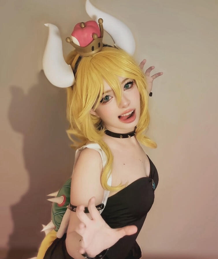 Bowsette; Mario
