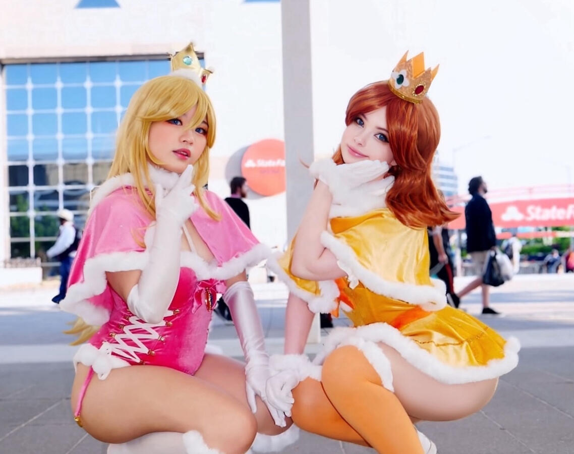Princess Daisy (Collab with @Jenniichii (Princess Peach)) | Photo by @Jason olaya photography